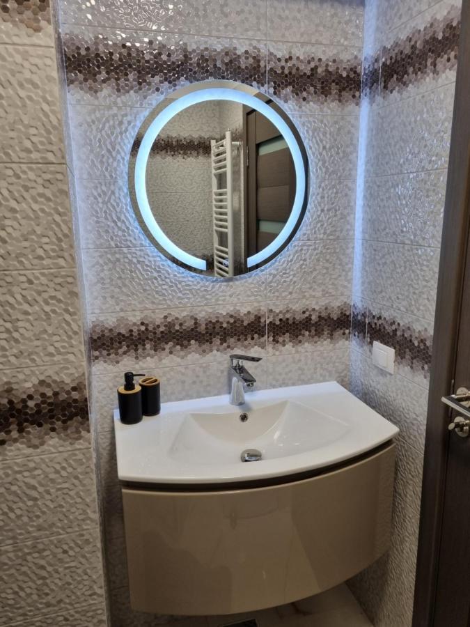 Luxury Apartments Bacău エクステリア 写真