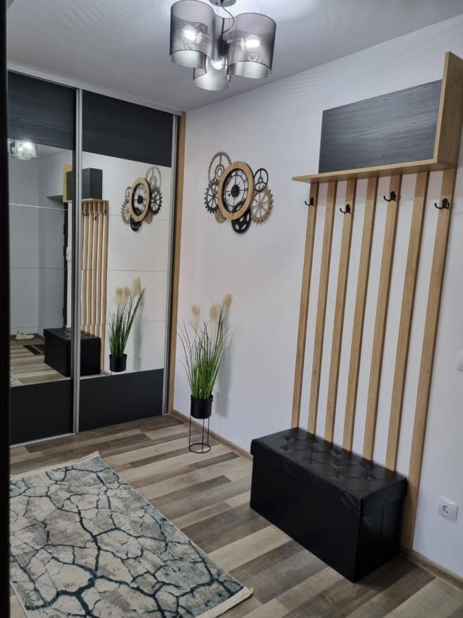 Luxury Apartments Bacău エクステリア 写真